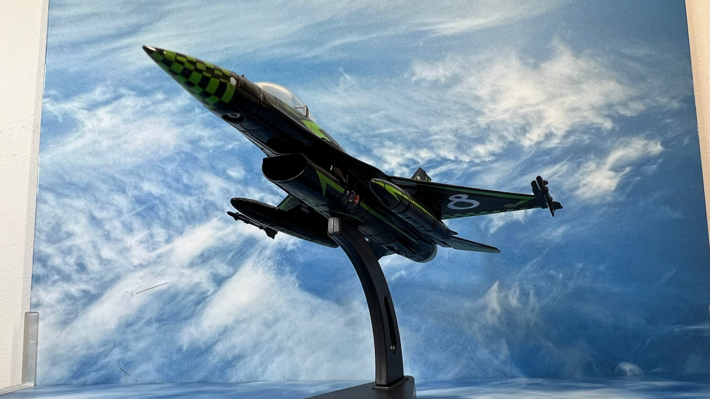 Italeri 1:100 Die-Cast LOCKHEED MARTIN - F-16 ADF FIGHTING FALCON 1000 HOURS IAF