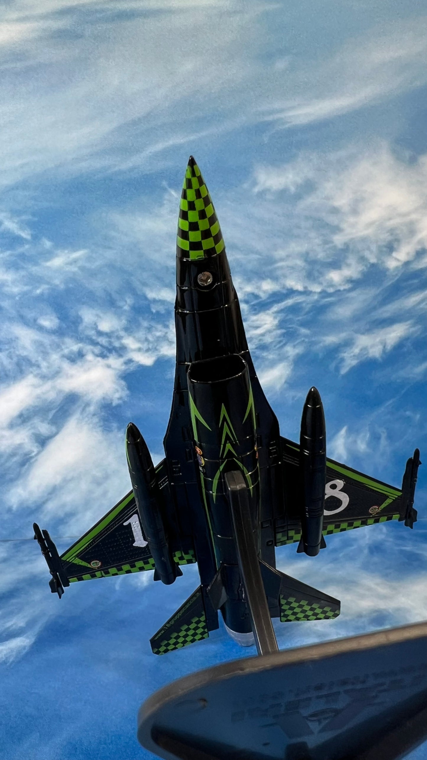 Italeri 1:100 Die-Cast LOCKHEED MARTIN - F-16 ADF FIGHTING FALCON 1000 HOURS IAF