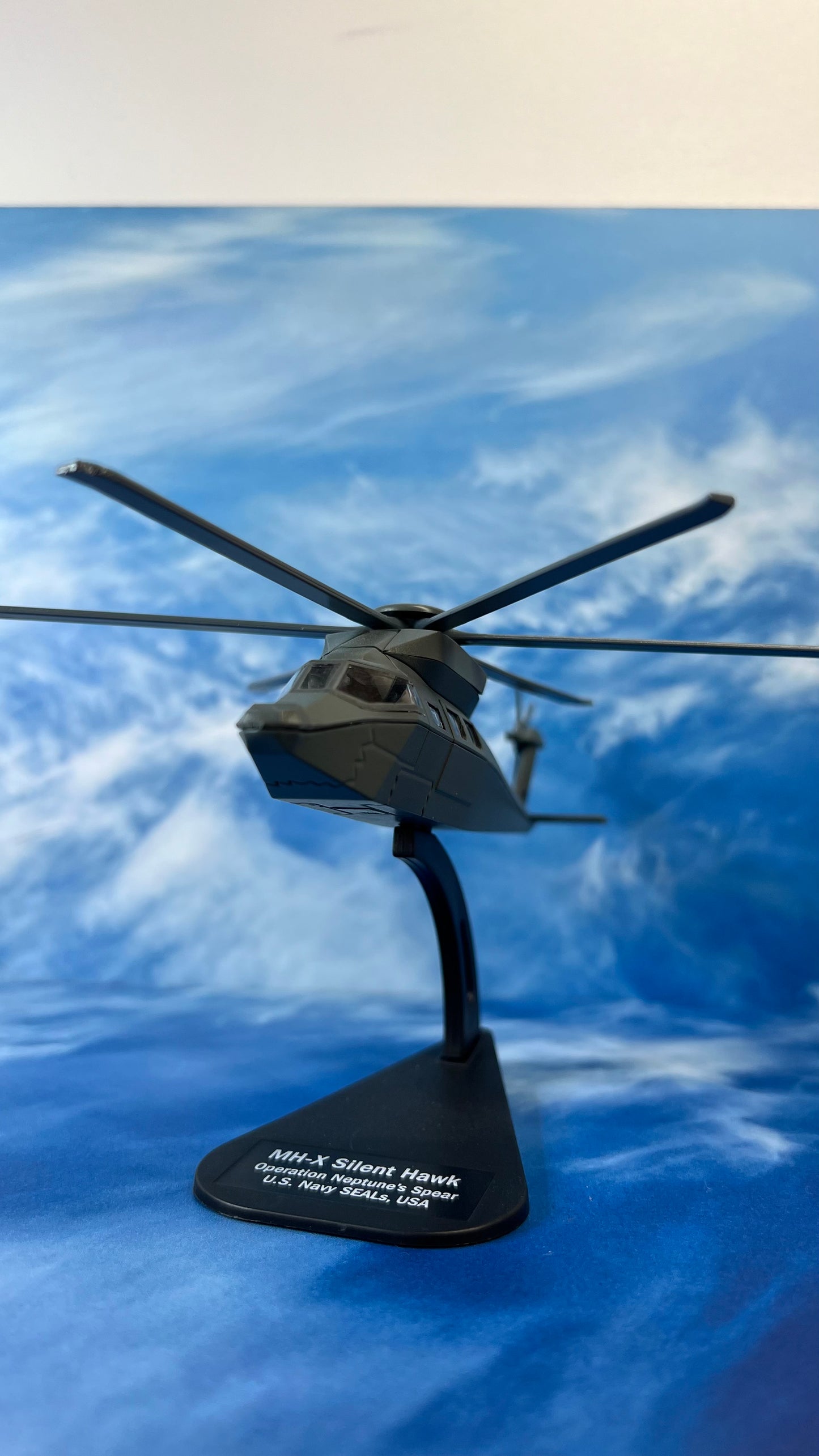 Italeri 1:100 Die-Cast MH-X Silent Hawk Operation Neptune's Spear US Navy SEALs