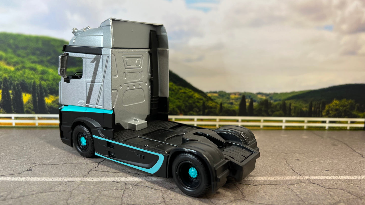 1/43 BURAGO MERCEDES BENZ ACTROS 2 GIGASPACE TRACTOR TRUCK AMG PETRONAS F1 2016
