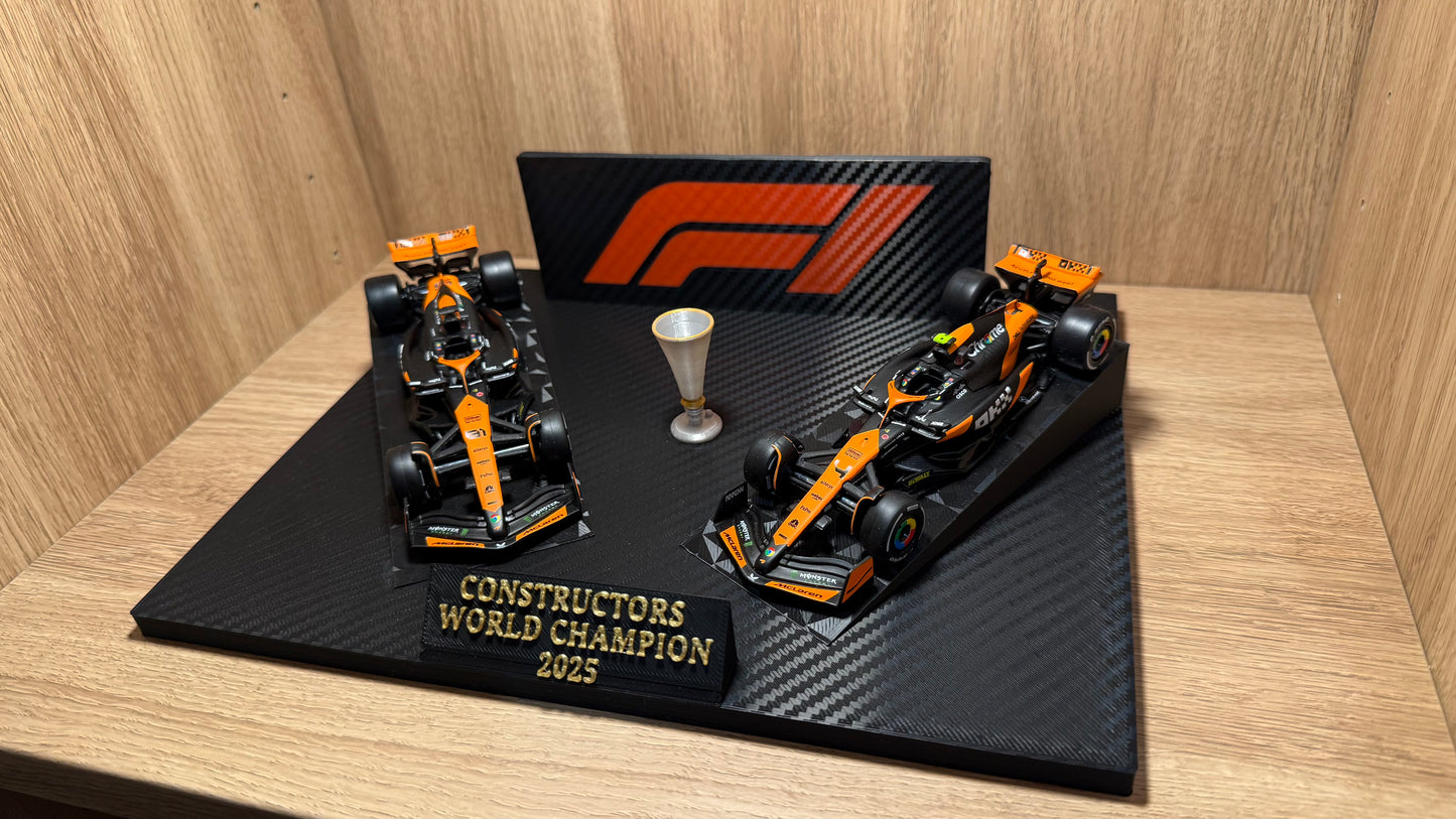 1/43 Die-Cast McLaren F1 Constructors World Champion Carbon Fibre Finish Diorama Set w/ LN4 Lando Norris OP81 Oscar Piastri & Replica Trophy