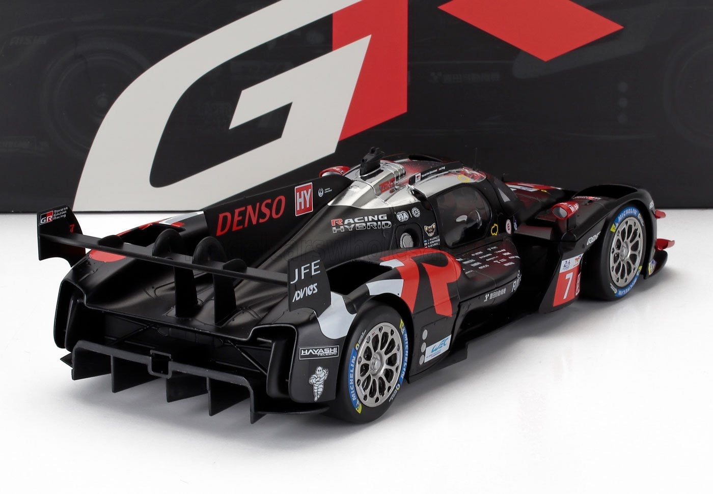 IXO-MODELS - 1/18 - TOYOTA - GR010 3.5L V6 TURBO HYBRID TEAM GAZOO RACING N 7 24h LE MANS 2024 KAMUI KOBAYASHI - JOSE MARIA LOPEZ - NYCK DE VRIES