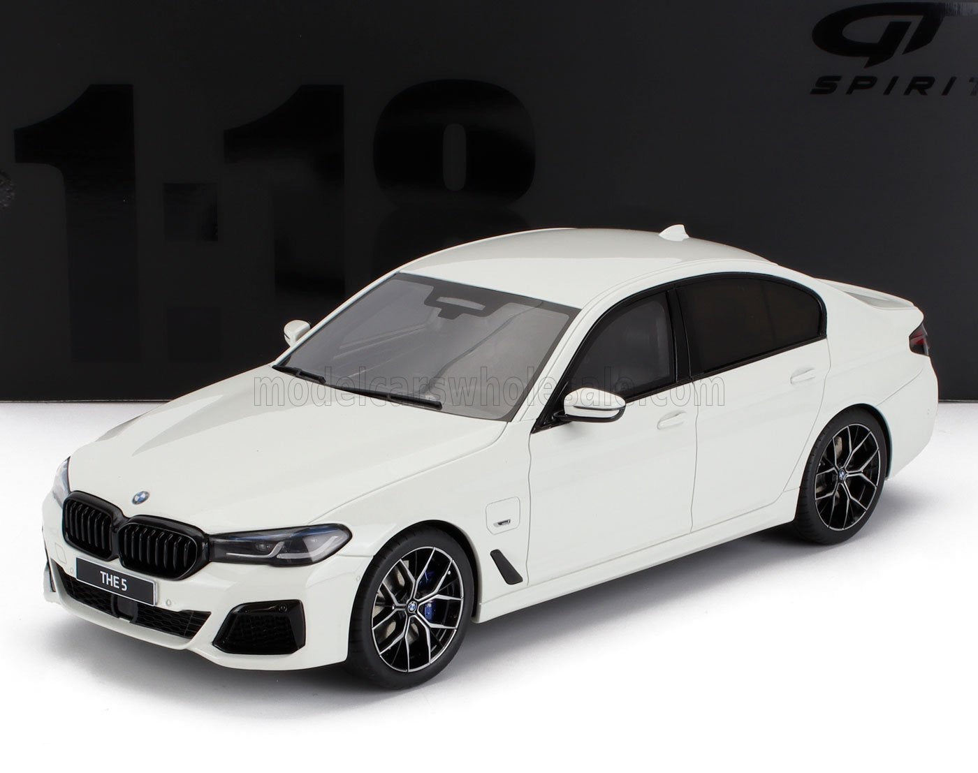 1/18 GT-SPIRIT BMW - 5-SERIES 545e xDRIVE M-SPORT (F90) 2023 - WHITE