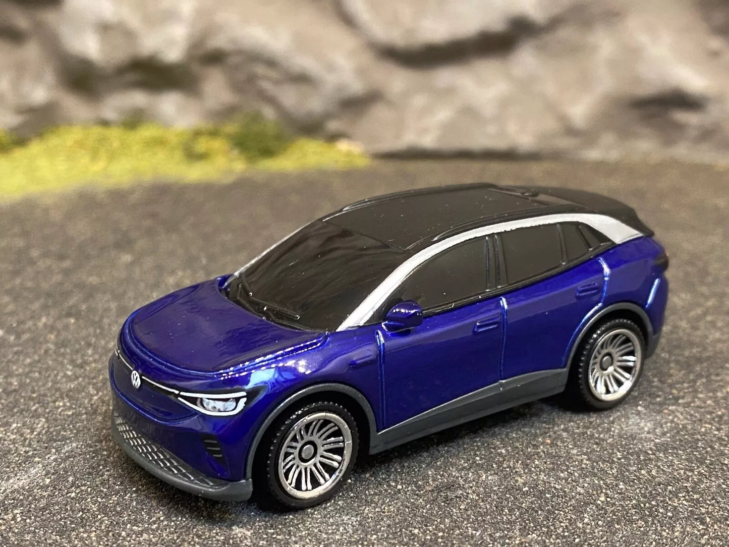 MATCHBOX Power Grab #44/100 2024 Volkswagen VW ID.4 EV MB Adventure World Tour