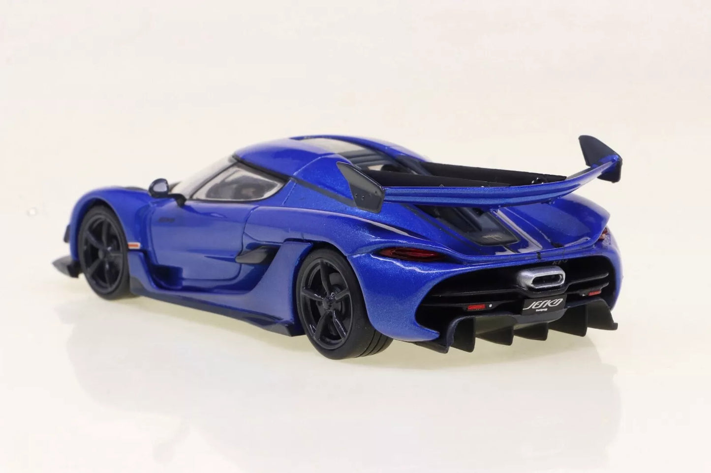 SOLIDO 1/43 DIE-CAST KOENIGSEGG JESKO HYPERCAR 2021 - IMPERIAL BLUE DISPLAY CASE