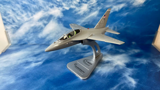 Italeri 1:100 Die-Cast Alenia Aermacchi T-100 Integrated Training System USAF
