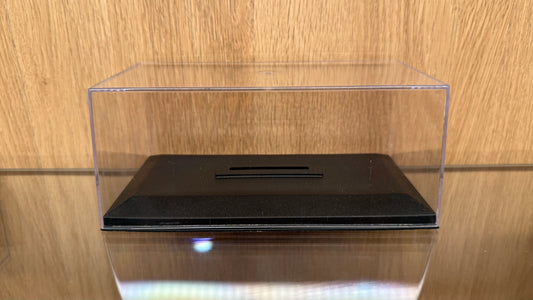 1/43VETRINA DISPLAY BOX VETRINA DISPLAY BOX - BOX FOR 1/43 BASE IN PLASTICA NERA - PLASTIC BASE BLACK - Lungh.LENGTH cm 15.0 X Largh.WIDTH cm 7.7 X Alt.HEIGHT cm 6.4 (altezza interna INTERIOR HEIGHT cm 5.0) - PLASTIC DISPLAY