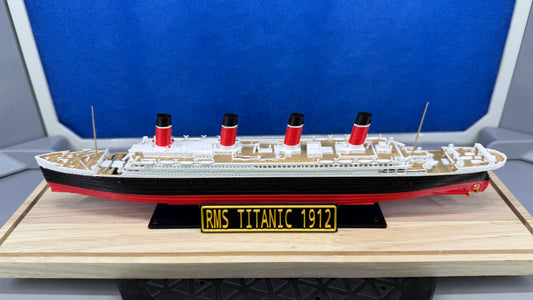 1/1000 Full Coulour 3D Printed RMS Titanic w/Masts & Plaque in Wooden Base Display Case 32X9X10.5cm