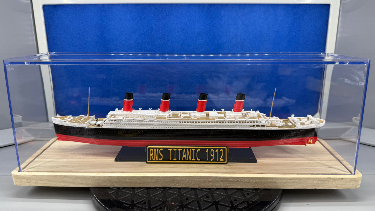 1/1000 Full Coulour 3D Printed RMS Titanic w/Masts & Plaque in Wooden Base Display Case 32X9X10.5cm