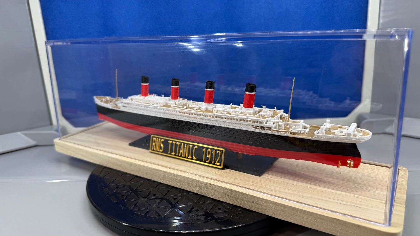 1/1000 Full Coulour 3D Printed RMS Titanic w/Masts & Plaque in Wooden Base Display Case 32X9X10.5cm