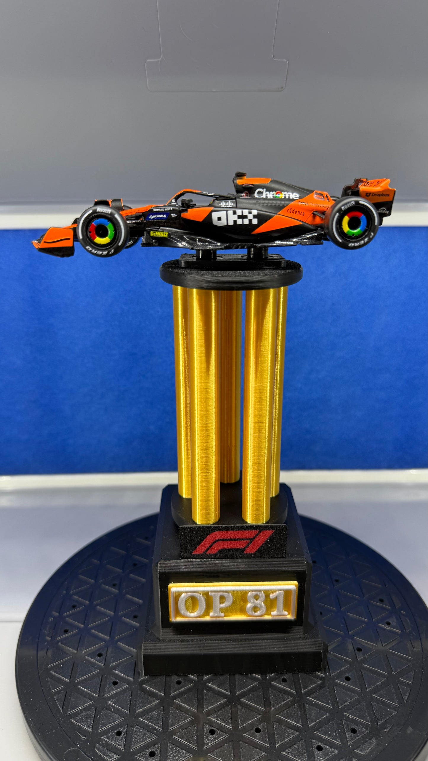 1/43 Die-Cast McLaren F1 #81 Oscar Piastri OP81 on Custom 3D Printed Winner’s Trophy Display Stand