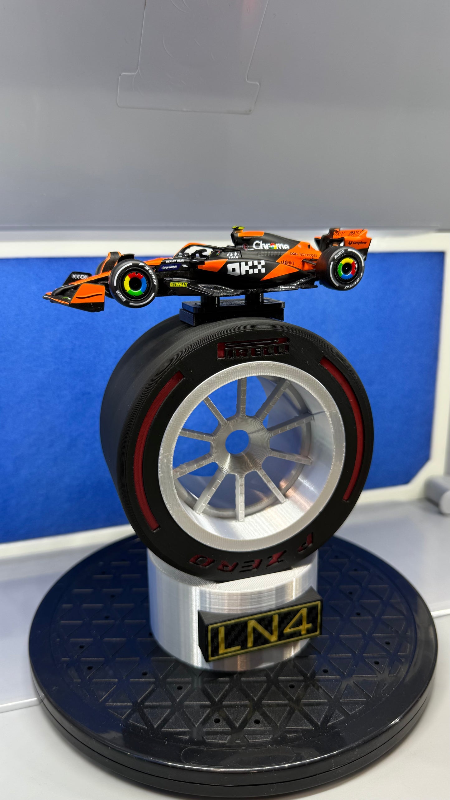 1/43 Die-Cast McLaren F1 MCL38 #4 Lando Norris w/ Carbon Fibre Finish LN4 Plaque on Custom Pole Position Trophy Display Stand
