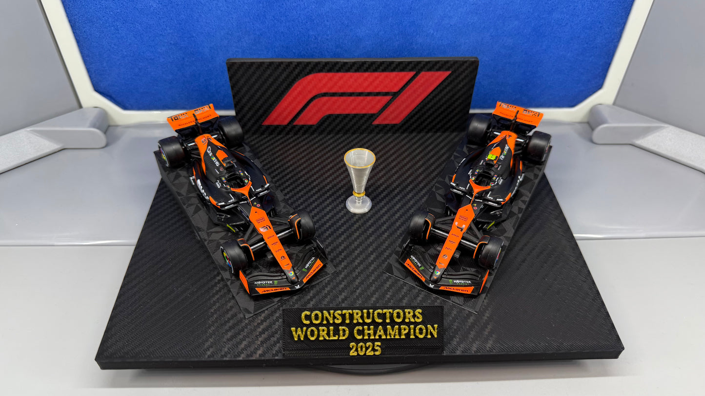 1/43 Die-Cast McLaren F1 Constructors World Champion Carbon Fibre Finish Diorama Set w/ LN4 Lando Norris OP81 Oscar Piastri & Replica Trophy