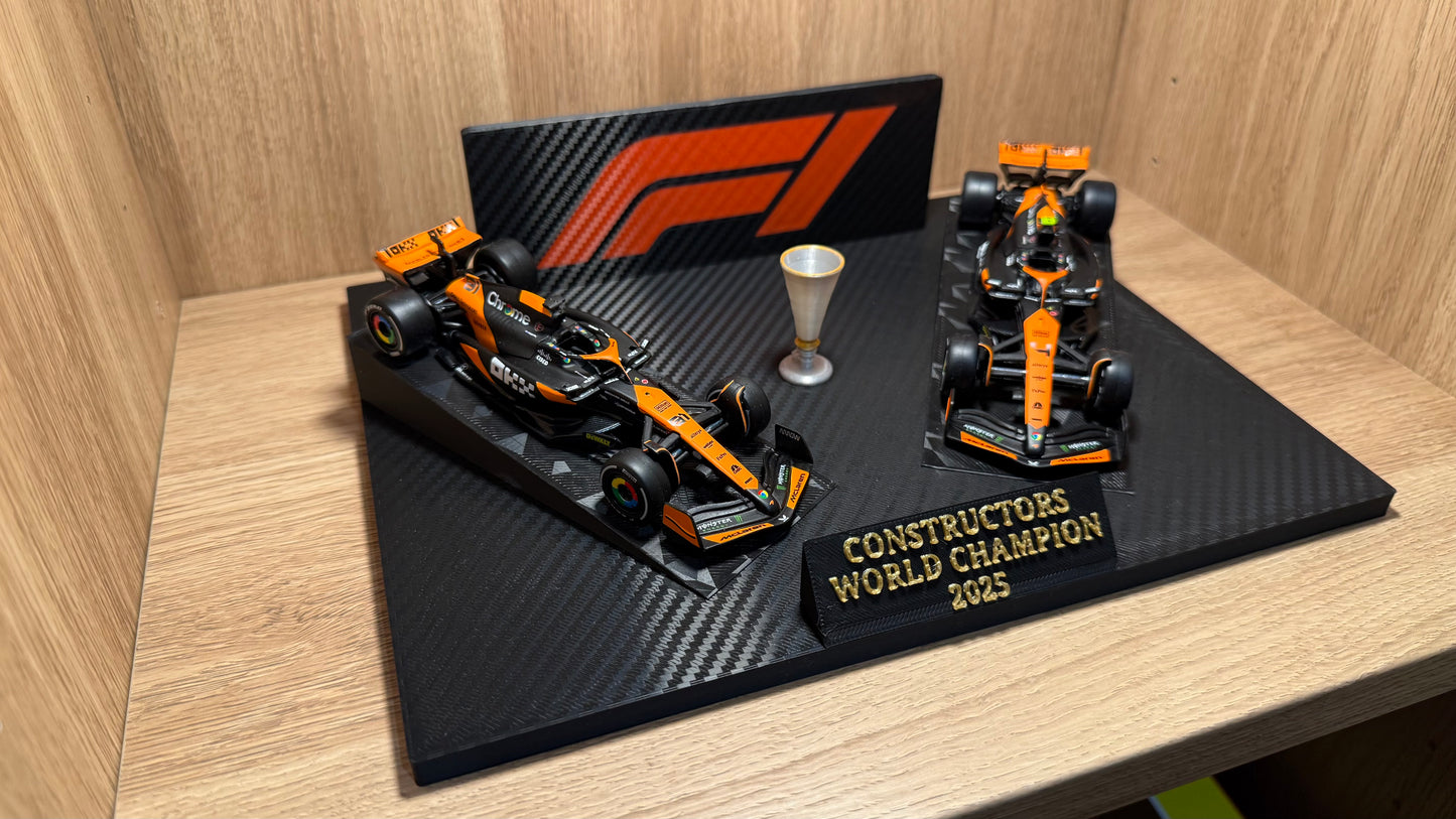 1/43 Die-Cast McLaren F1 Constructors World Champion Carbon Fibre Finish Diorama Set w/ LN4 Lando Norris OP81 Oscar Piastri & Replica Trophy
