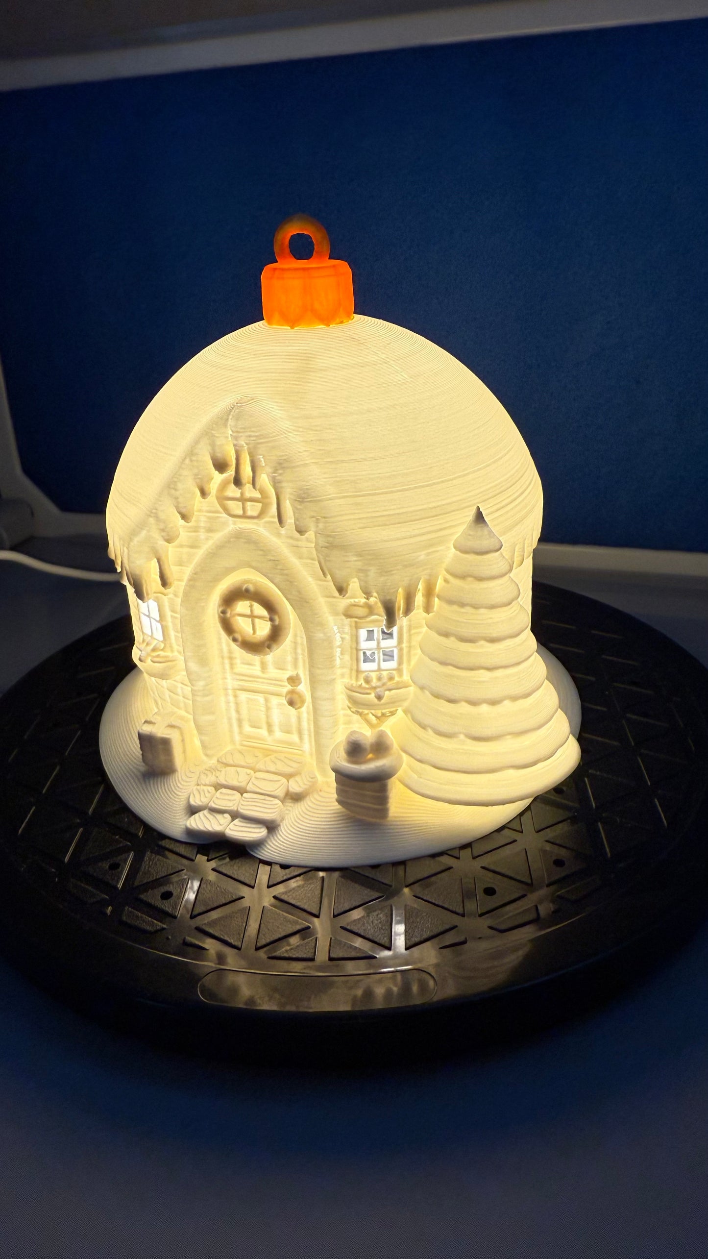Light Up Christmas Snow Dome House Light USB LED Light 12.5X12.5cm