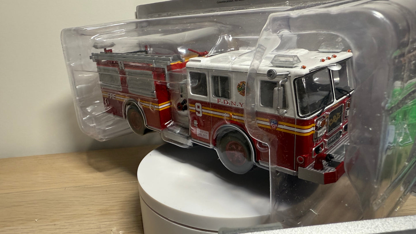HACHETTE - 1/43 Scale Die-Cast Metal Seagrave Pumper Firetruck NYFD New York Fire Department
