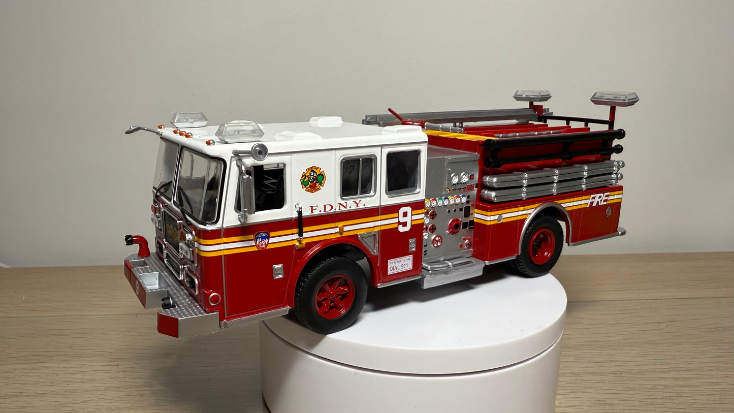 HACHETTE - 1/43 Scale Die-Cast Metal Seagrave Pumper Firetruck NYFD New York Fire Department