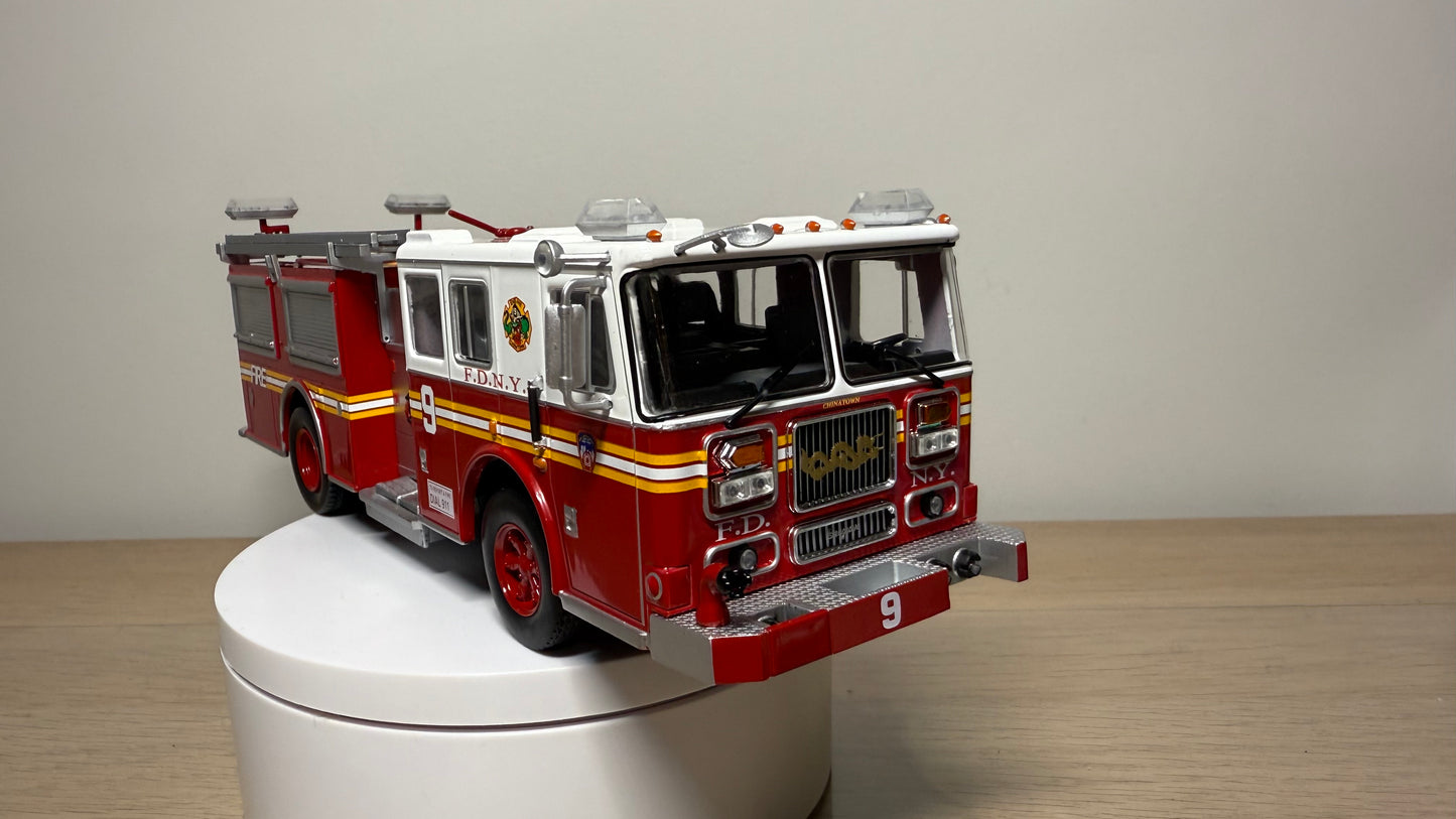 HACHETTE - 1/43 Scale Die-Cast Metal Seagrave Pumper Firetruck NYFD New York Fire Department