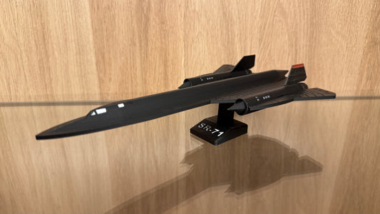 1/100 Scale Lockheed SR-71 Blackbird Airplane Full Colour Snap Model Kit