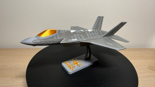 1/100 Lockheed Martin F-35 Lightning II Fighter Jet Full Colour Snap Model Kit