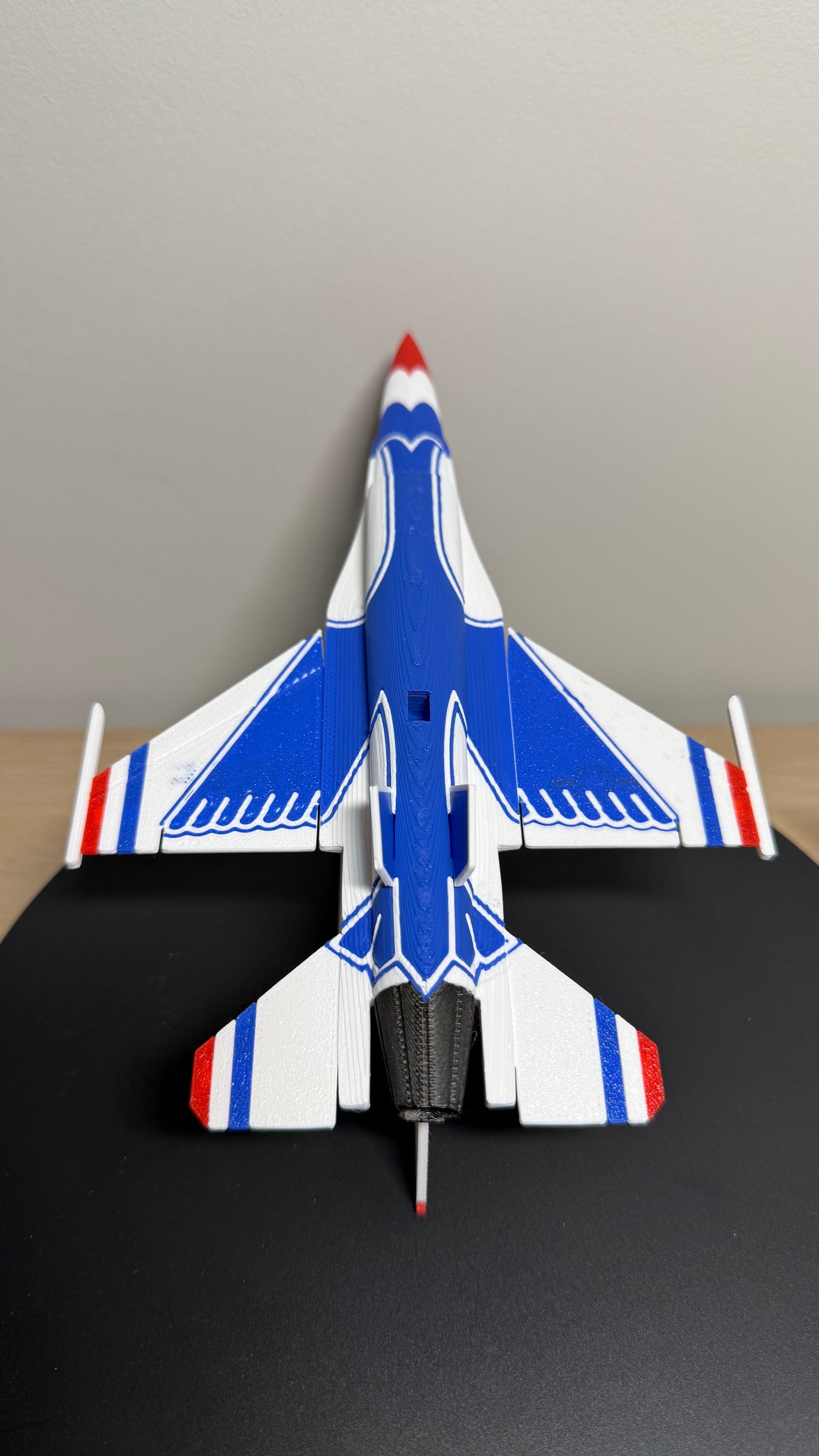 1/100 Scale General Dynamics F-16 Thunderbirds Colour Snap Plane Kit