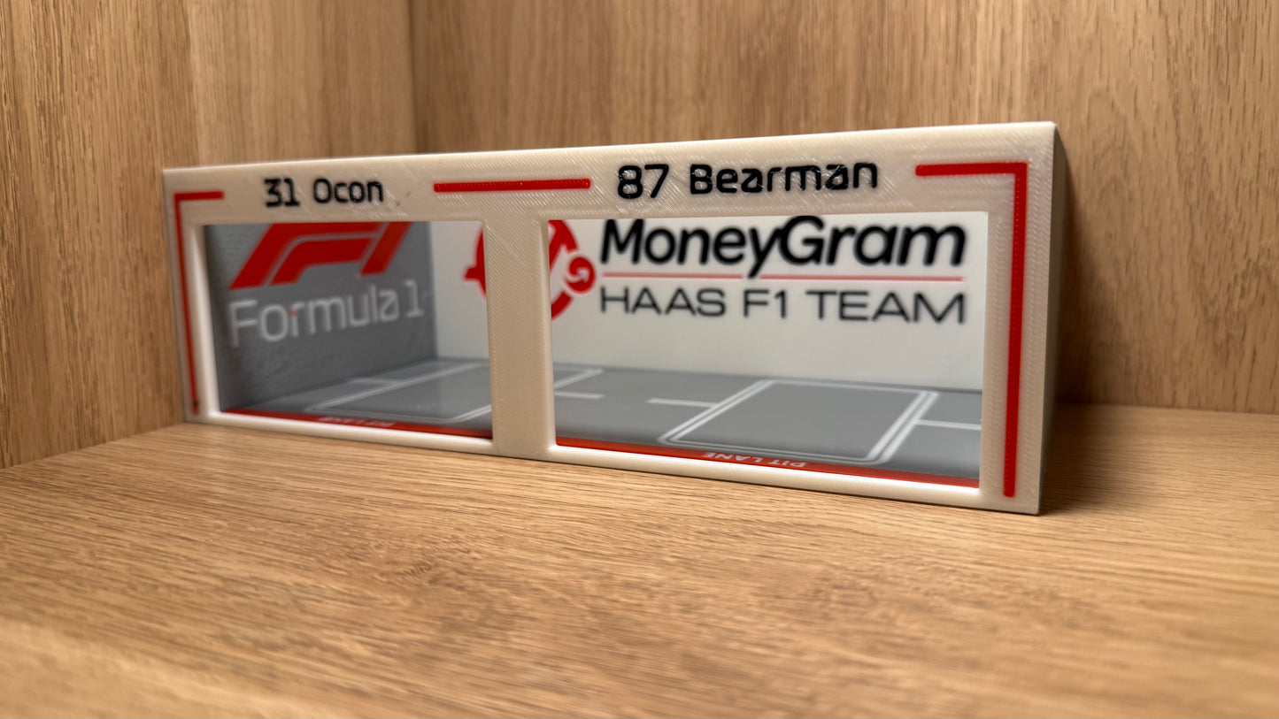 1/64 HAAS F1 Pit Garage Esteban Ocon & Oliver Bearman Hot Wheels Spark Burago