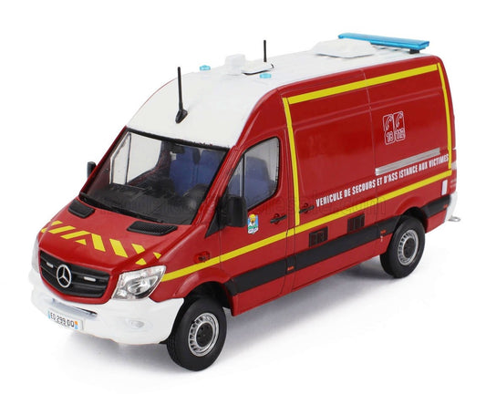 HACHETTE - 1/43 - MERCEDES BENZ - SPRINTER VAN FIRE ENGINE VEHICULE DE SECOURS ET D'ASSISTANCE AUX VICTIMES 2018 - RED WHITE YELLOW