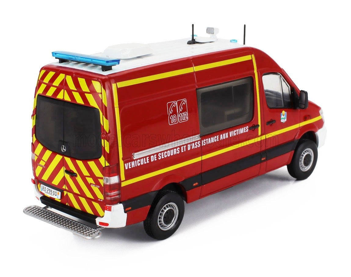 HACHETTE - 1/43 - MERCEDES BENZ - SPRINTER VAN FIRE ENGINE VEHICULE DE SECOURS ET D'ASSISTANCE AUX VICTIMES 2018 - RED WHITE YELLOW