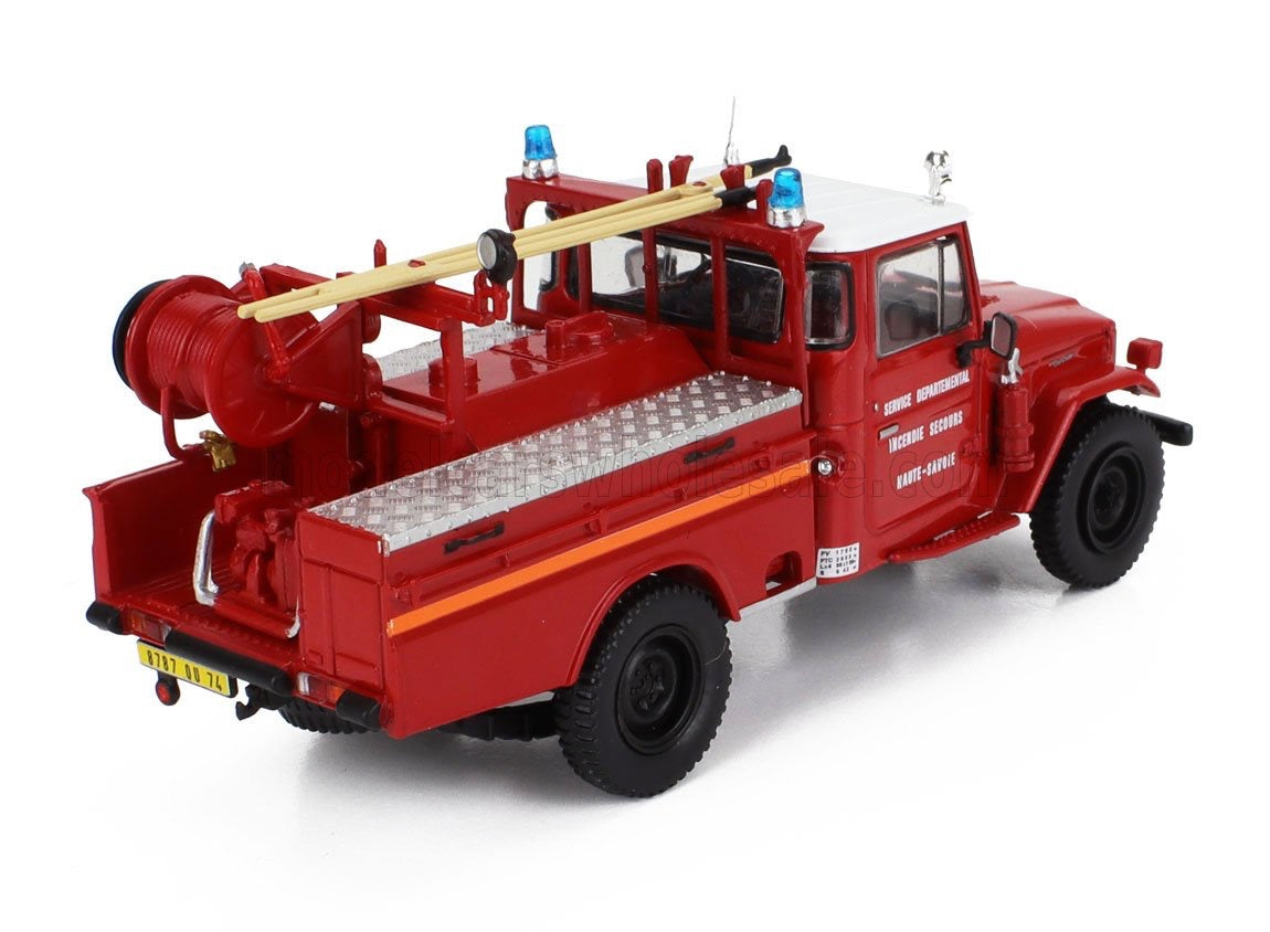 HACHETTE - 1/43 -TOYOTA - LAND CRUISER BJ45 PICK-UP FIRE ENGINE SERVICE DEPARTEMENTAL D'INCENDIE ET DE SECOURS HAUTE SAVOYE 1980 - RED WHITE