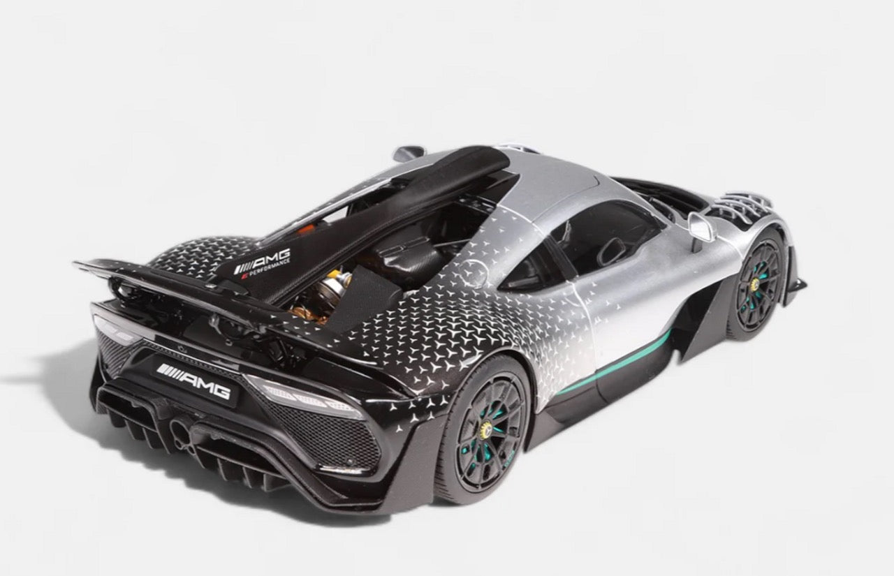 1/18 NZG MERCEDES BENZ - ONE AMG (C298) 2023 - RACE MODE - HIGHTECH SILVER