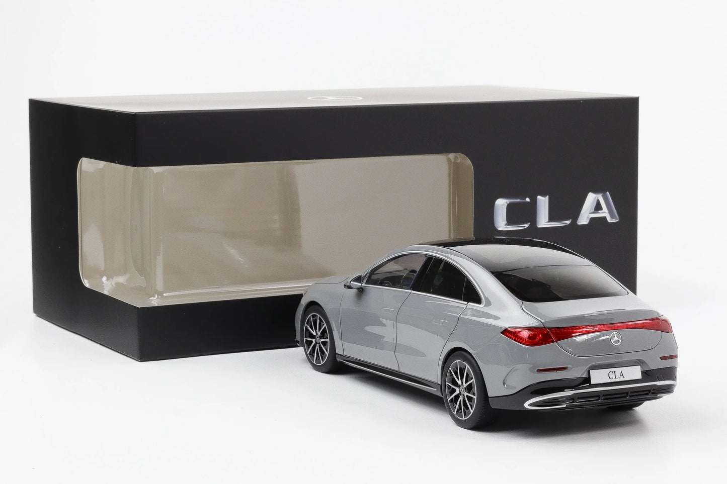 1/18 NZG MERCEDES BENZ - CLA-CLASS (C174) BEV 2025 - ALPINE GREY - DEALER EDITION (Copy)