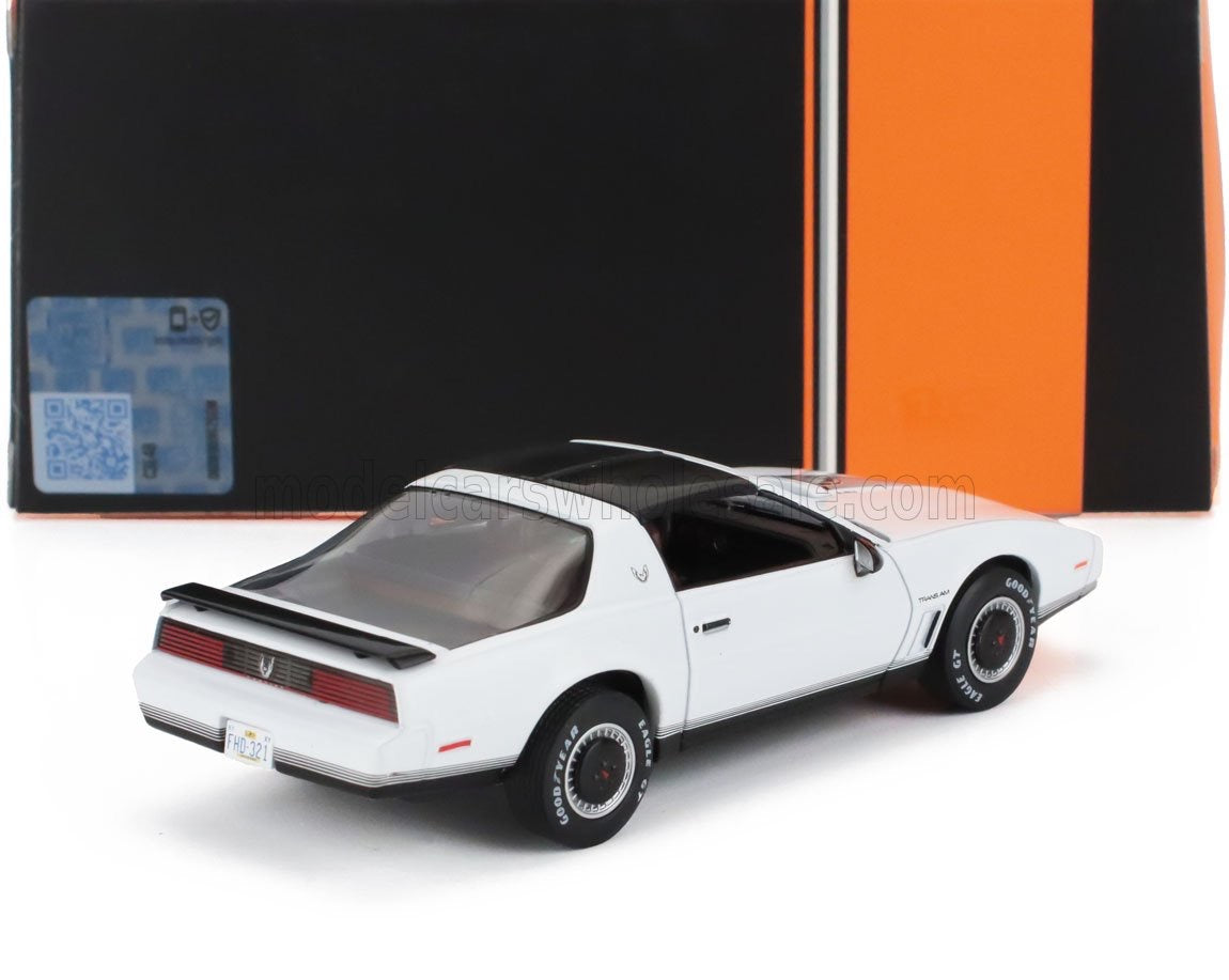 1/43 IXO-MODELS PONTIAC - FIREBIRD TRANS AM 1982 - WHITE in Display Case