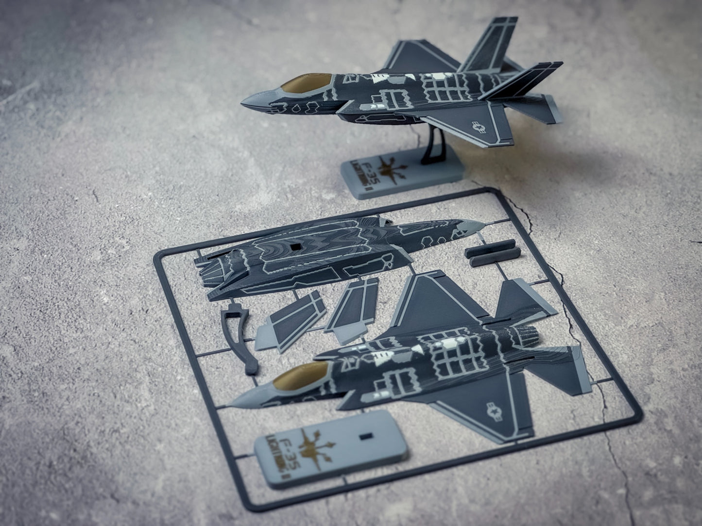 1/100 Lockheed Martin F-35 Lightning II Fighter Jet Full Colour Snap Model Kit