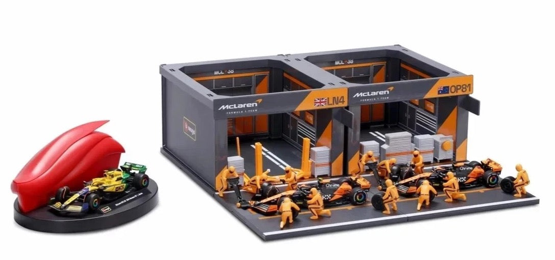 BURAGO 1/43 MCLAREN - F1 MCL38 DIORAMA GARAGE PIT-STOP TEAM MCLAREN F1 RACING 20 PCS CREW FIGURE AND ACCESSORIES SPECIAL SET!