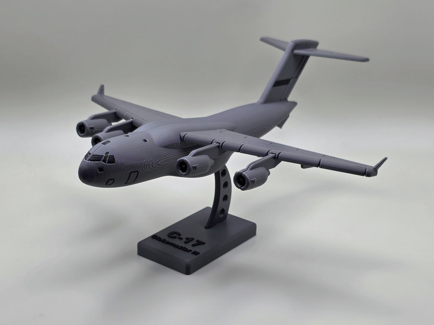 1/100 Scale McDonnell Douglas/Boeing C-17 Globemaster III Colour Snap Plane Kit