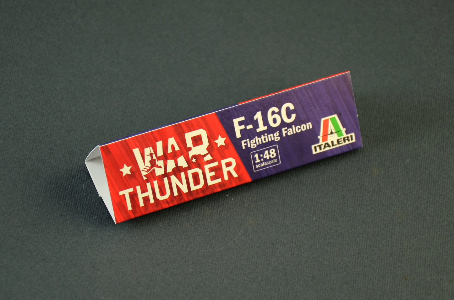 ITALERI 1/48 LOCKHEED MARTIN - F-16C FIGHTING FALCON MILITARY AIRPLANE 1978 WAR THUNDER EDITION!