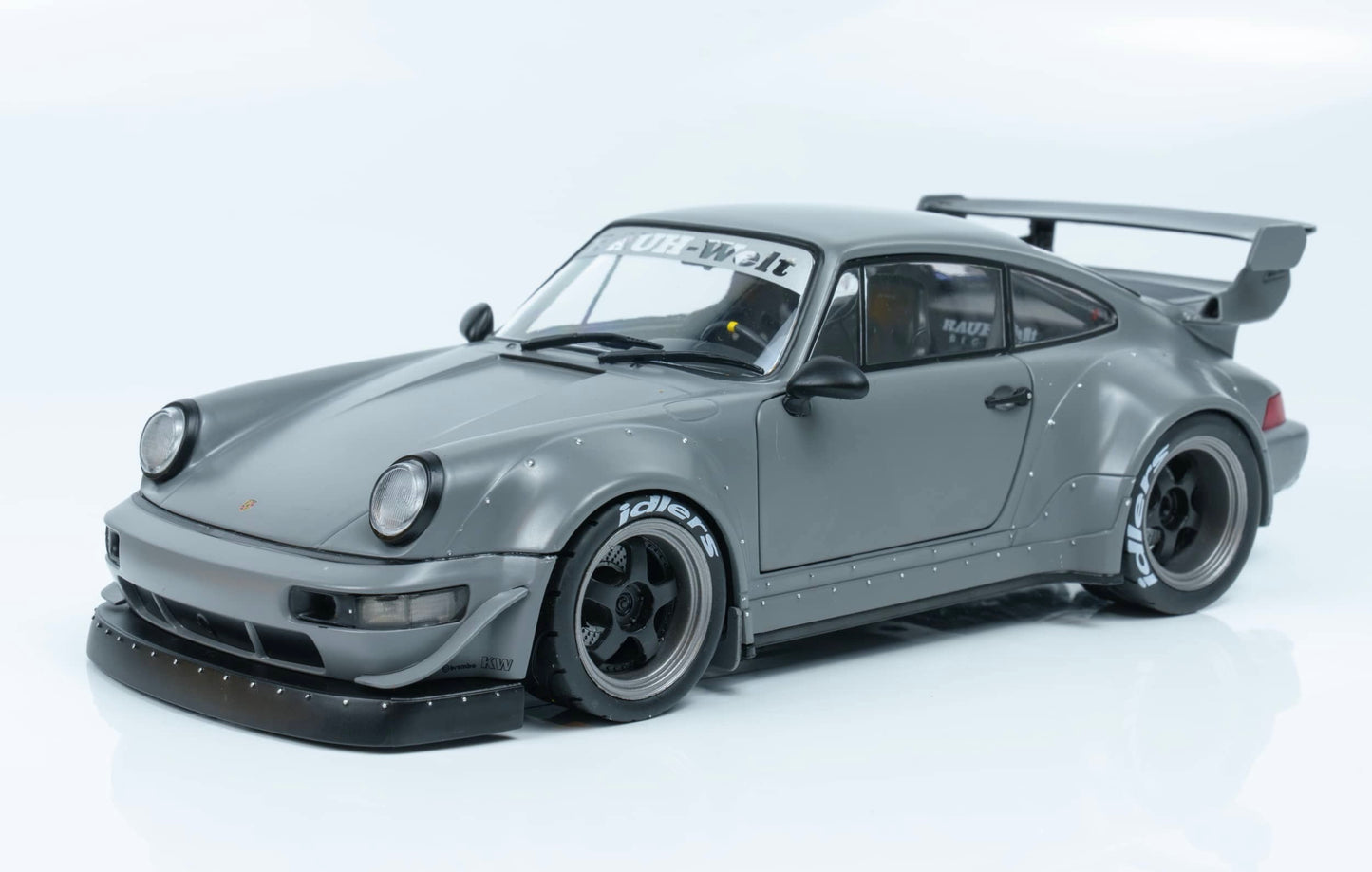 1/18 SOLIDO – Die-Cast PORSCHE 911 964 RWB BODYKIT NARDO GREY 2024 WITH AKIRI NAKAI FIGURE IN CHAIR – LIMITED EDITION