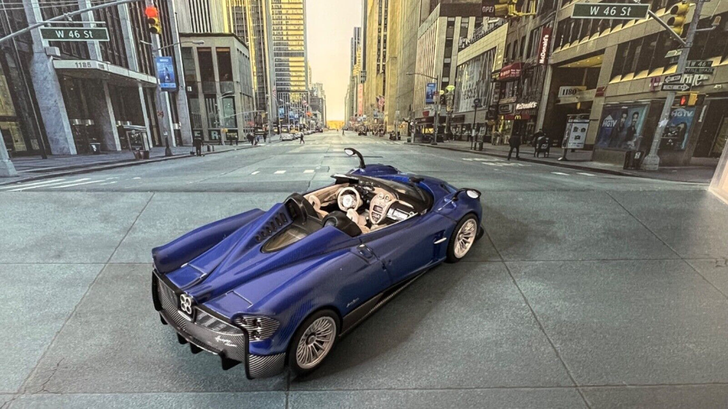 Custom Super Detail 1:43 Die-Cast Pagani Huayra Roadster 2017 Blue Carbon in Display Case