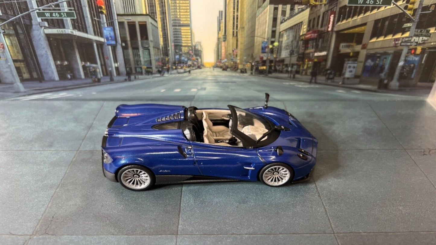 Custom Super Detail 1:43 Die-Cast Pagani Huayra Roadster 2017 Blue Carbon in Display Case